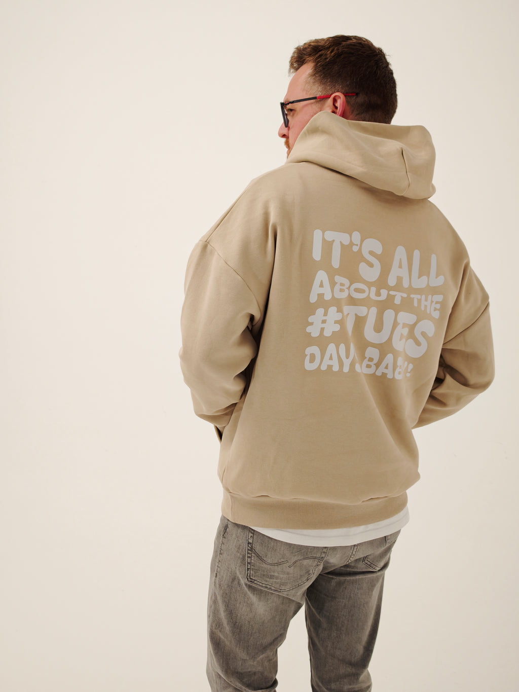"#TUES! Day" Hoodie beige